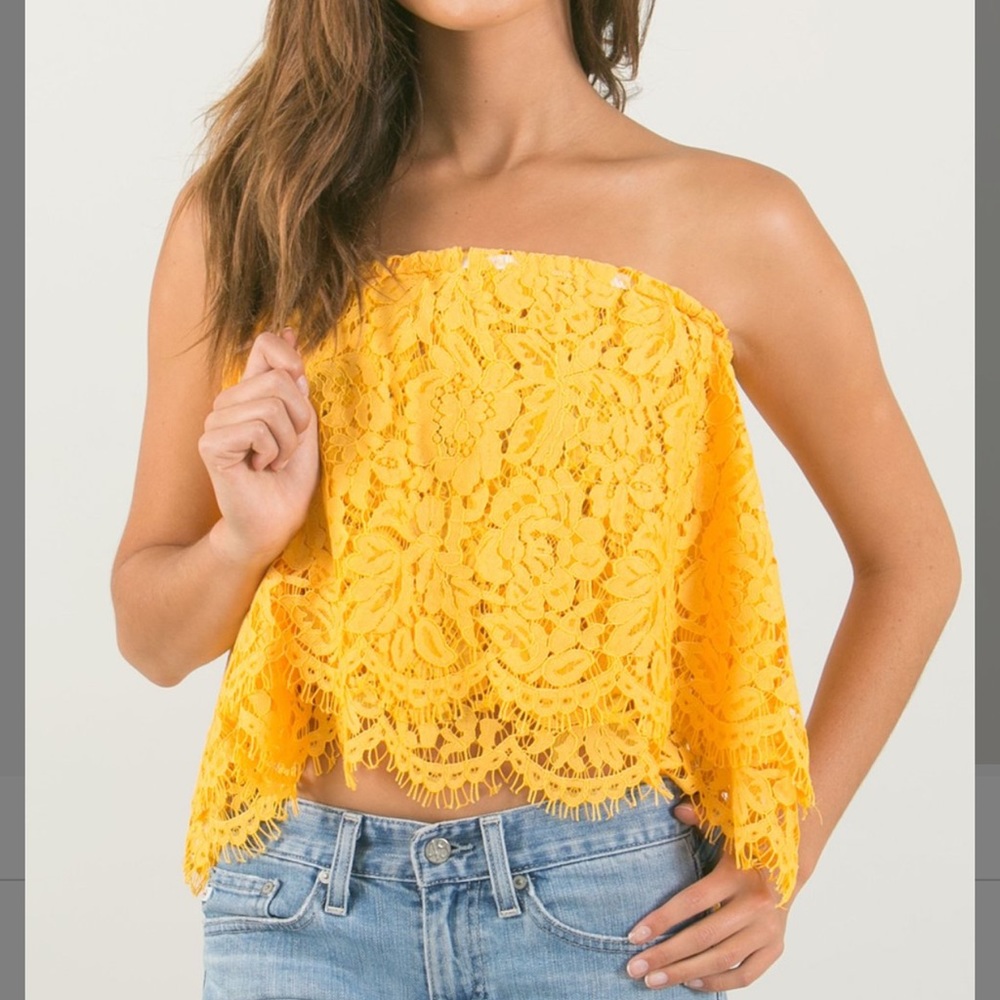 Space 46 Boutique flowy tube top. Size M